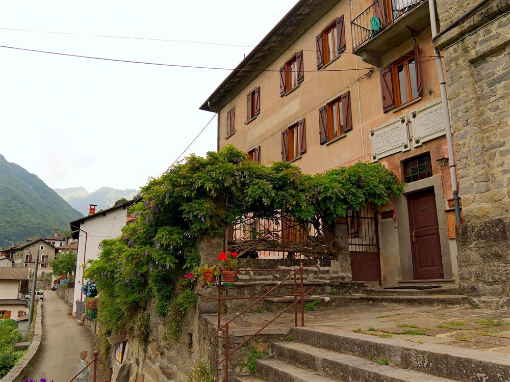 Valmosca fraction of Campiglia Cervo (Biella, Italy) - The old school of the village
